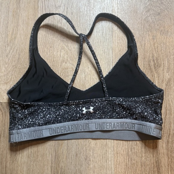 Under Armour Women's Gray Compression Sports Bra With Cross back Size Medium - Picture 2 of 5